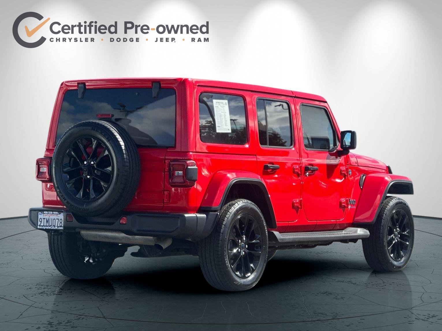Used 2025 Jeep Wrangler Unlimited Sahara AWD/4WD image 4