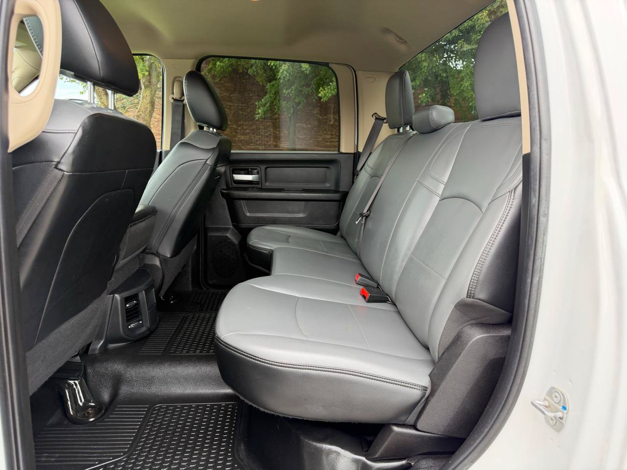 Used 2019 RAM 3500 Tradesman w/ Chrome Appearance Group AWD/4WD image 30