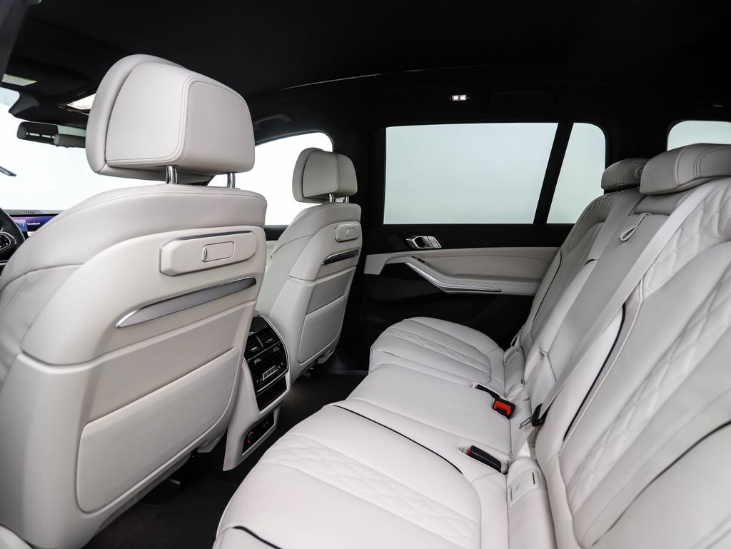Used 2026 BMW X7 xDrive40i w/ M Sport Package image 19