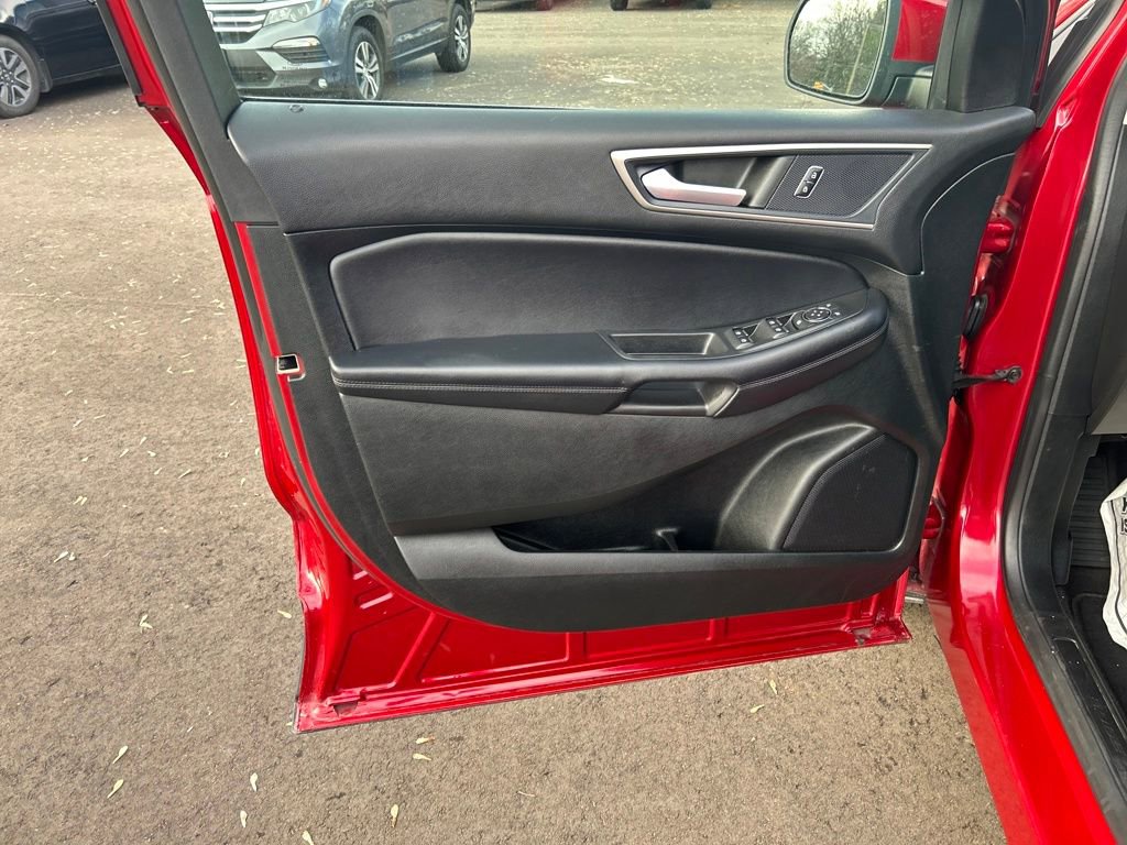 Used 2022 Ford Edge SEL w/ Convenience Package image 18