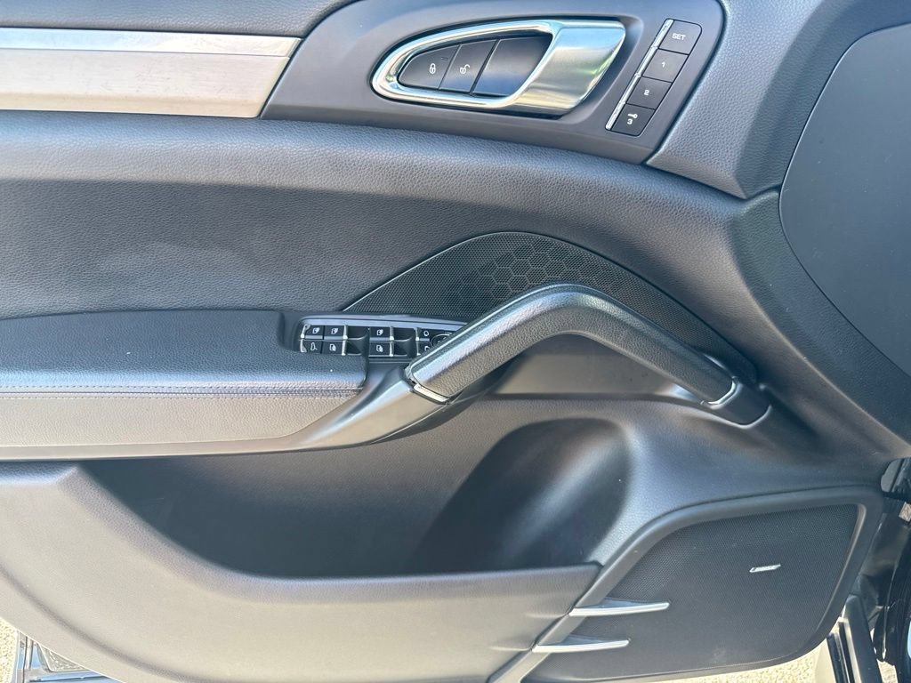 Used 2013 Porsche Cayenne GTS AWD/4WD image 18