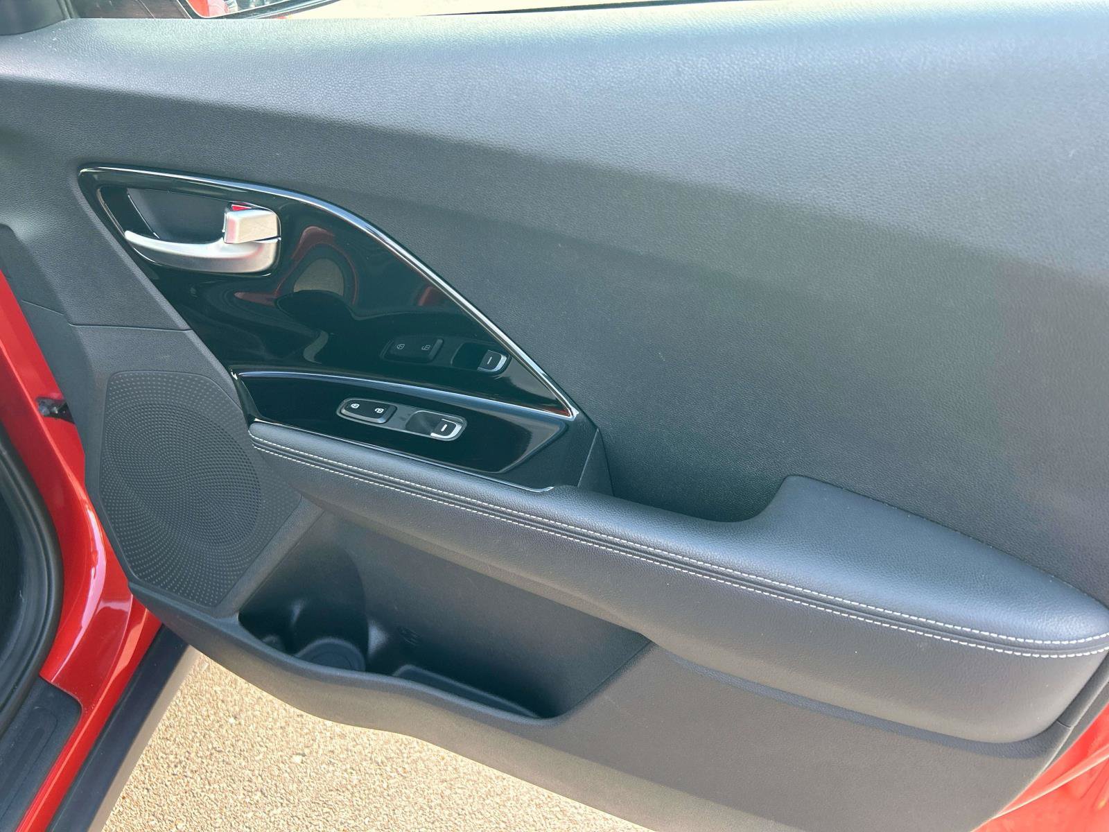 Used 2022 Kia Niro LXS FWD image 21