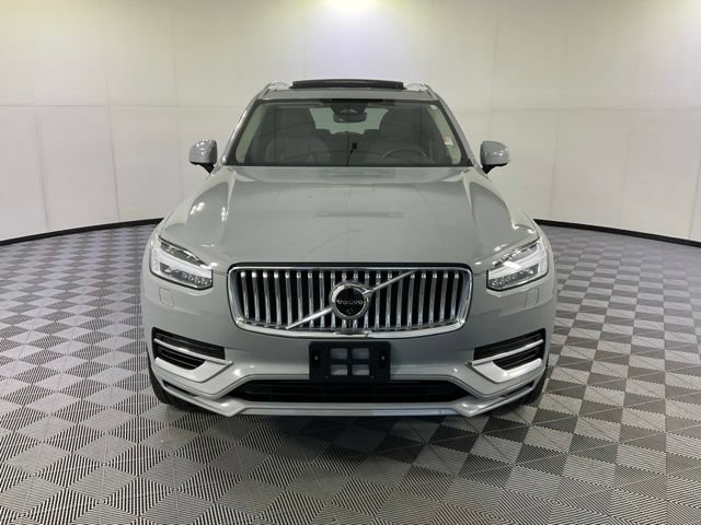 Certified 2025 Volvo XC90 T8 Plus AWD/4WD image 2