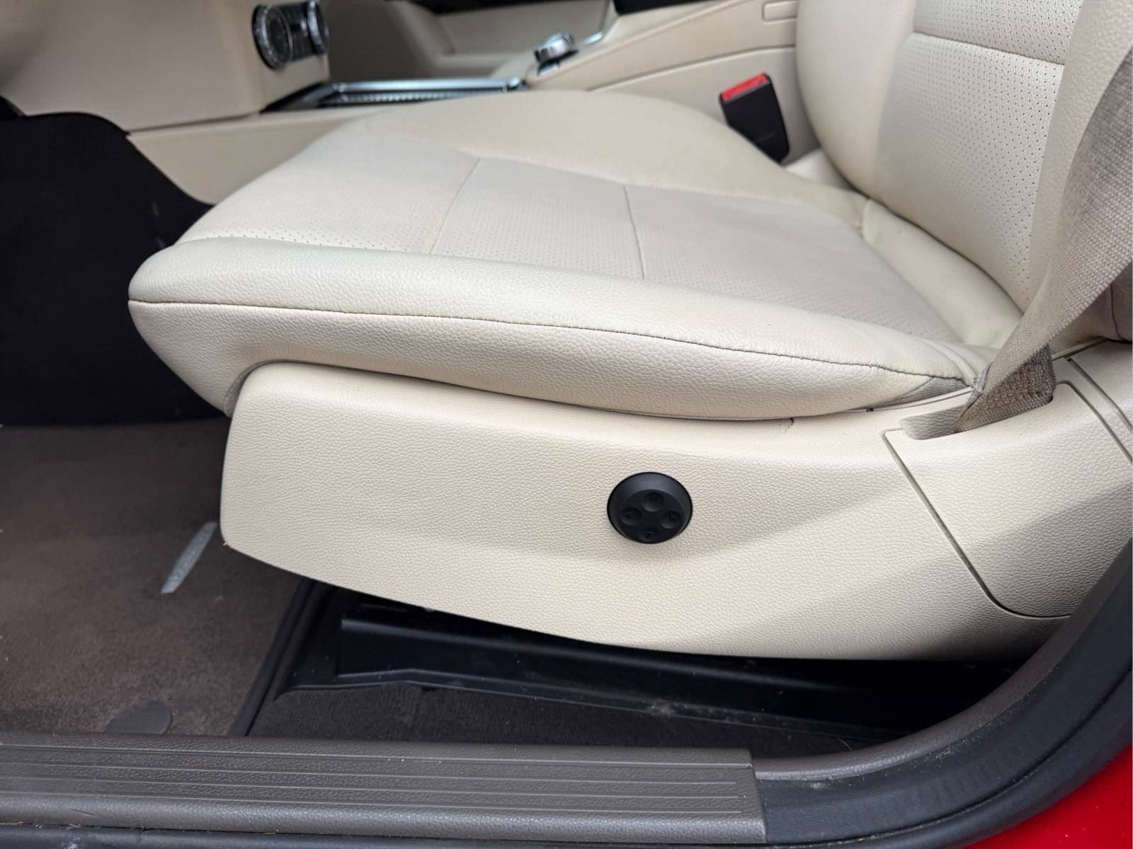 Used 2015 Mercedes-Benz GLK 350 4MATIC image 15