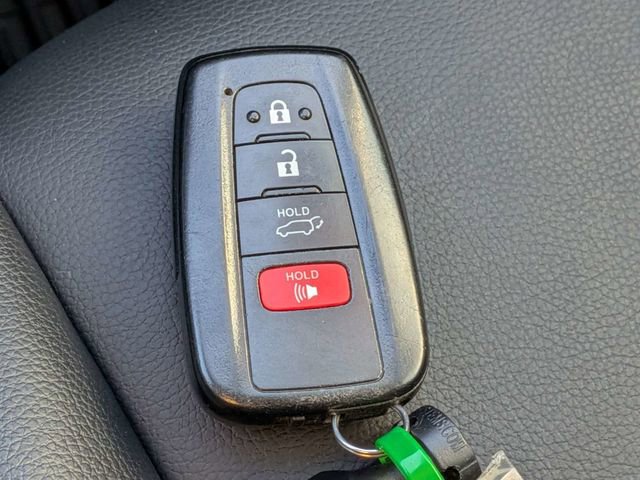 Used 2023 Toyota Highlander XLE image 31