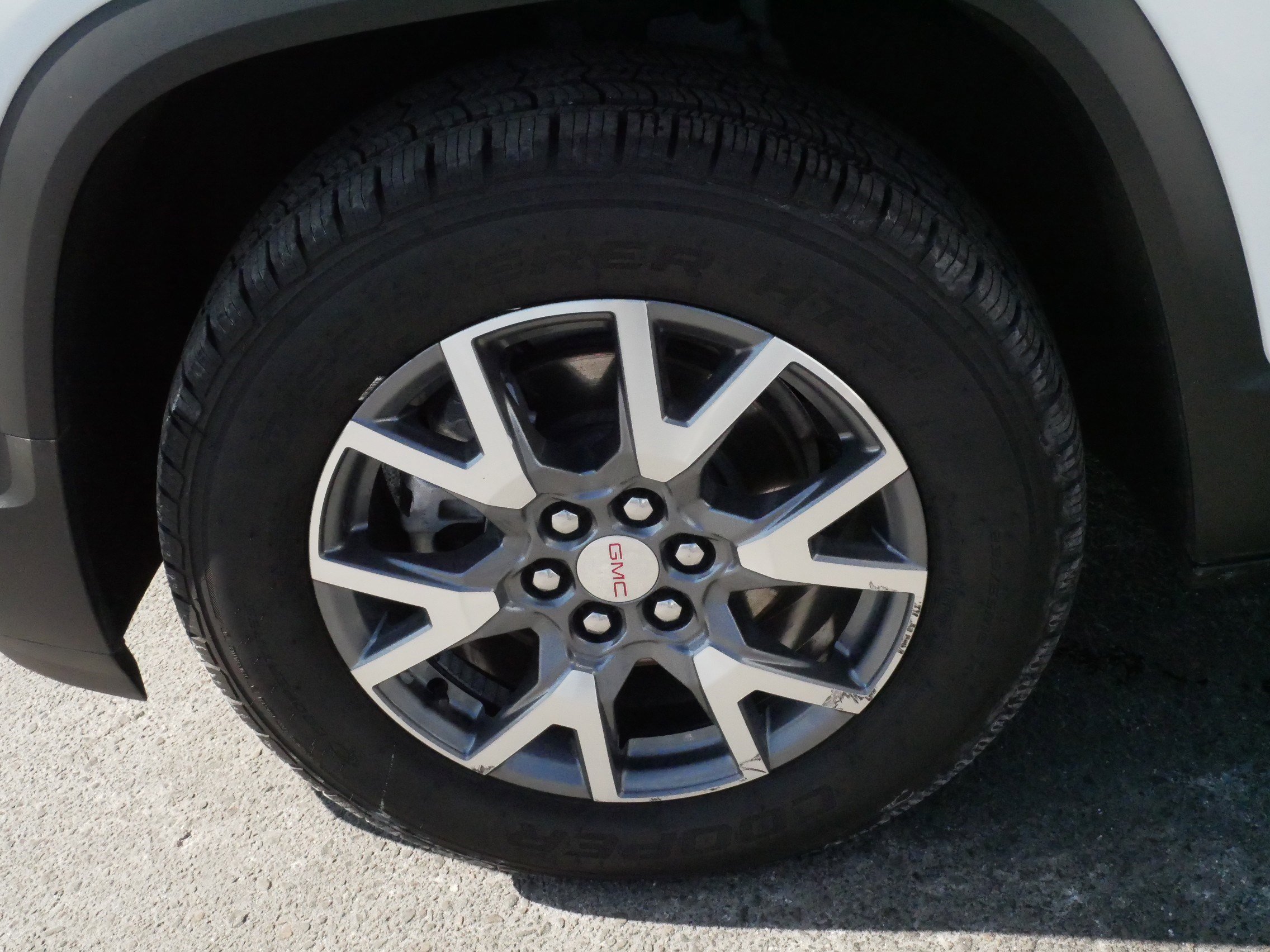 Used 2023 GMC Acadia SLT image 15