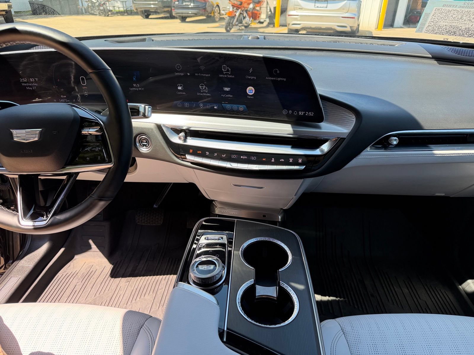 Used 2024 Cadillac Lyriq Sport AWD/4WD image 20