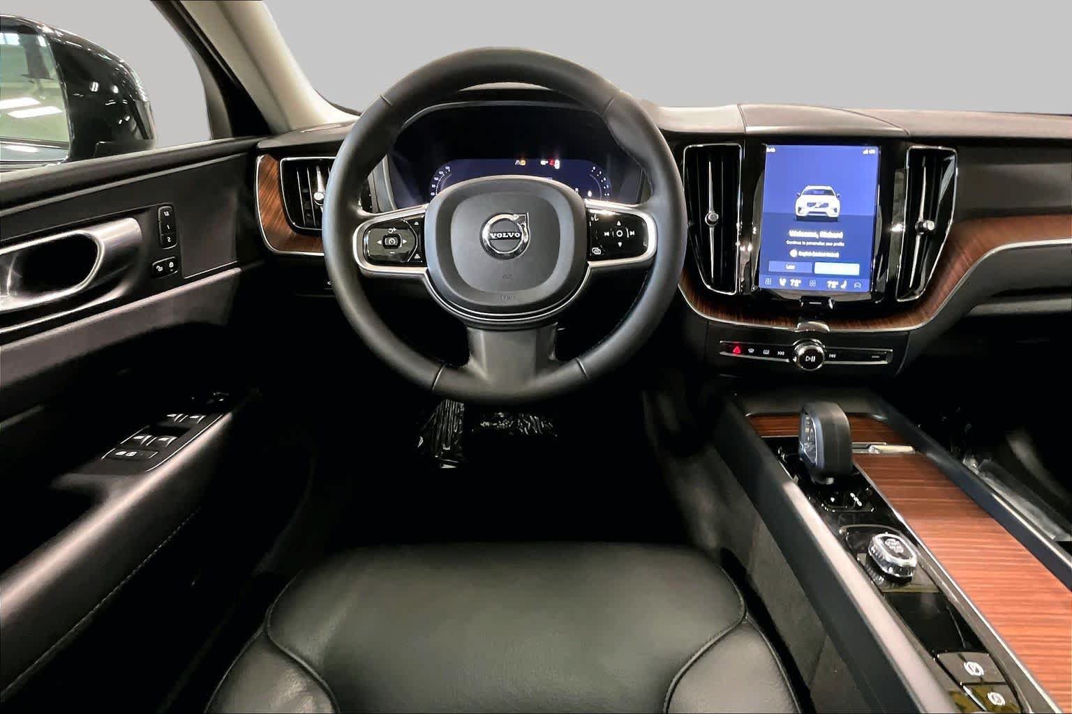 Used 2024 Volvo XC60 B5 Plus w/ Climate Package AWD/4WD image 6