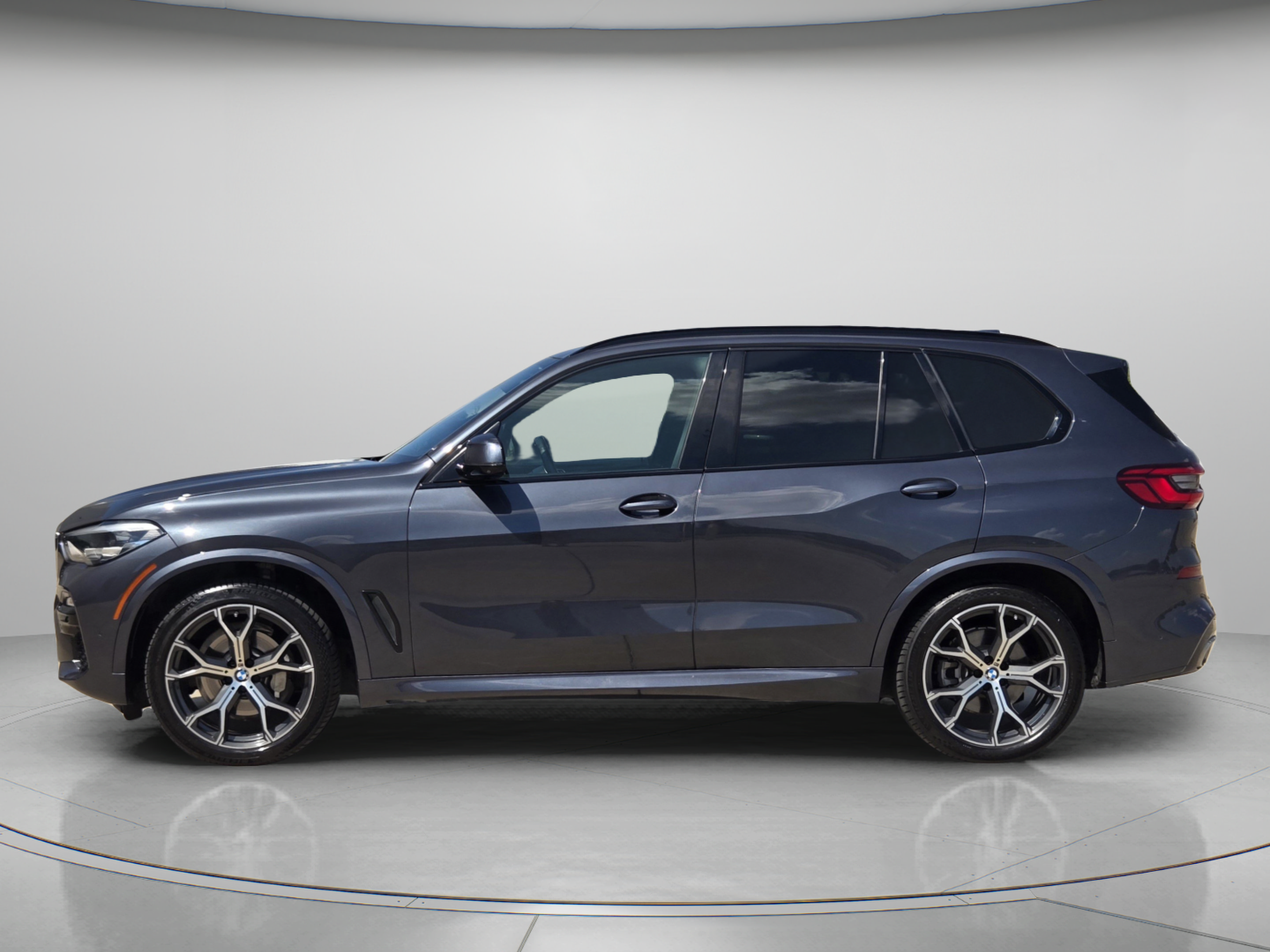 Used 2019 BMW X5 xDrive40i w/ M Sport Package AWD/4WD video 2