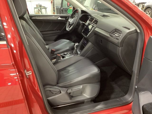 Certified 2024 Volkswagen Tiguan SE image 12