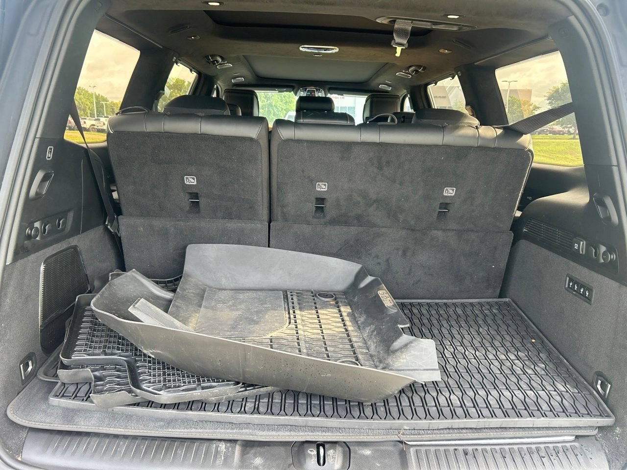 Used 2024 Jeep Grand Wagoneer Series III w/ Rear-Seat Entertainment Group AWD/4WD image 13