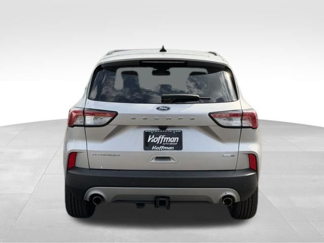 Used 2020 Ford Escape Titanium image 6