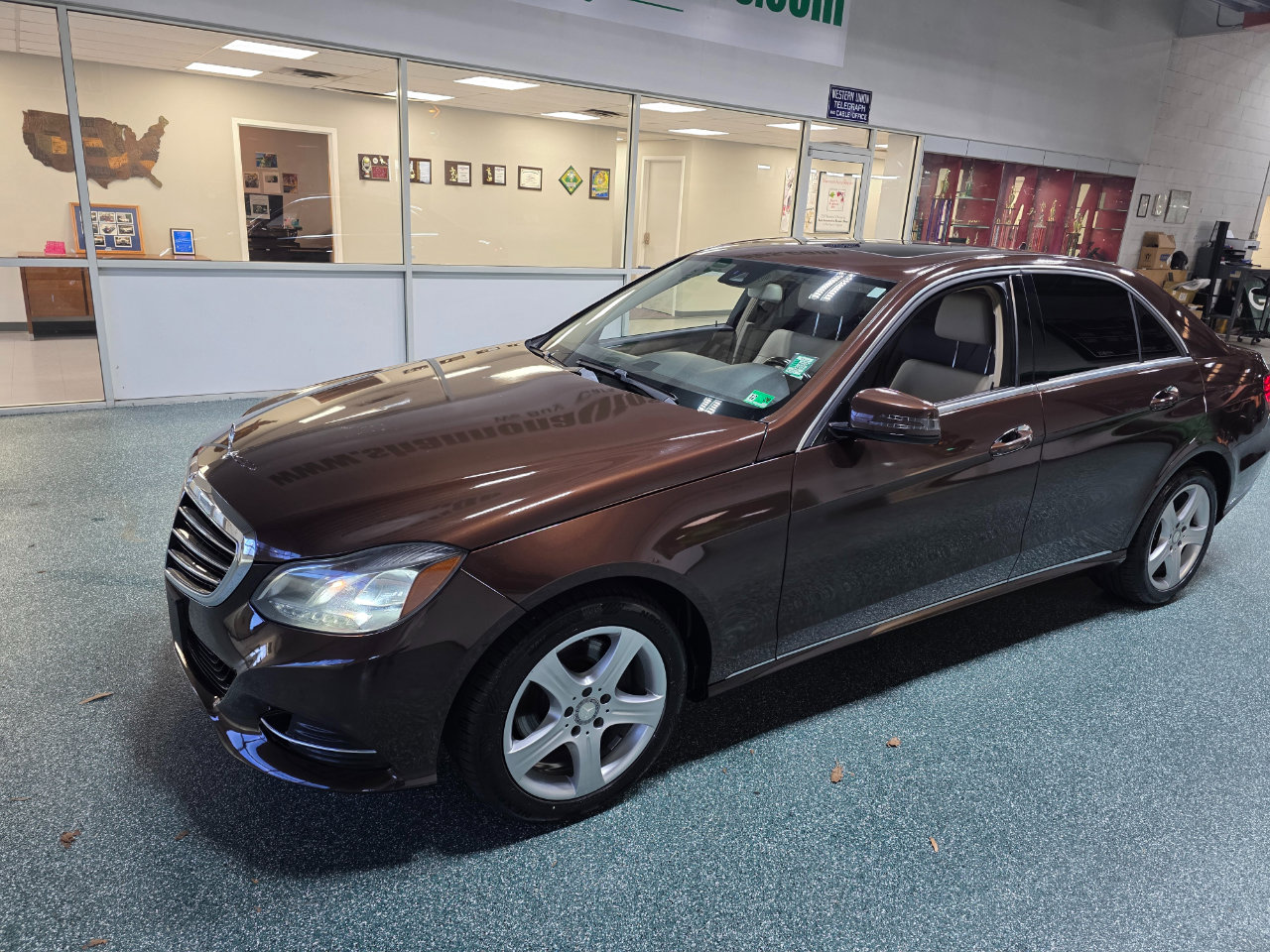 Used 2016 Mercedes-Benz E 350 4dr Sdn E 350 Sport RWD image 2