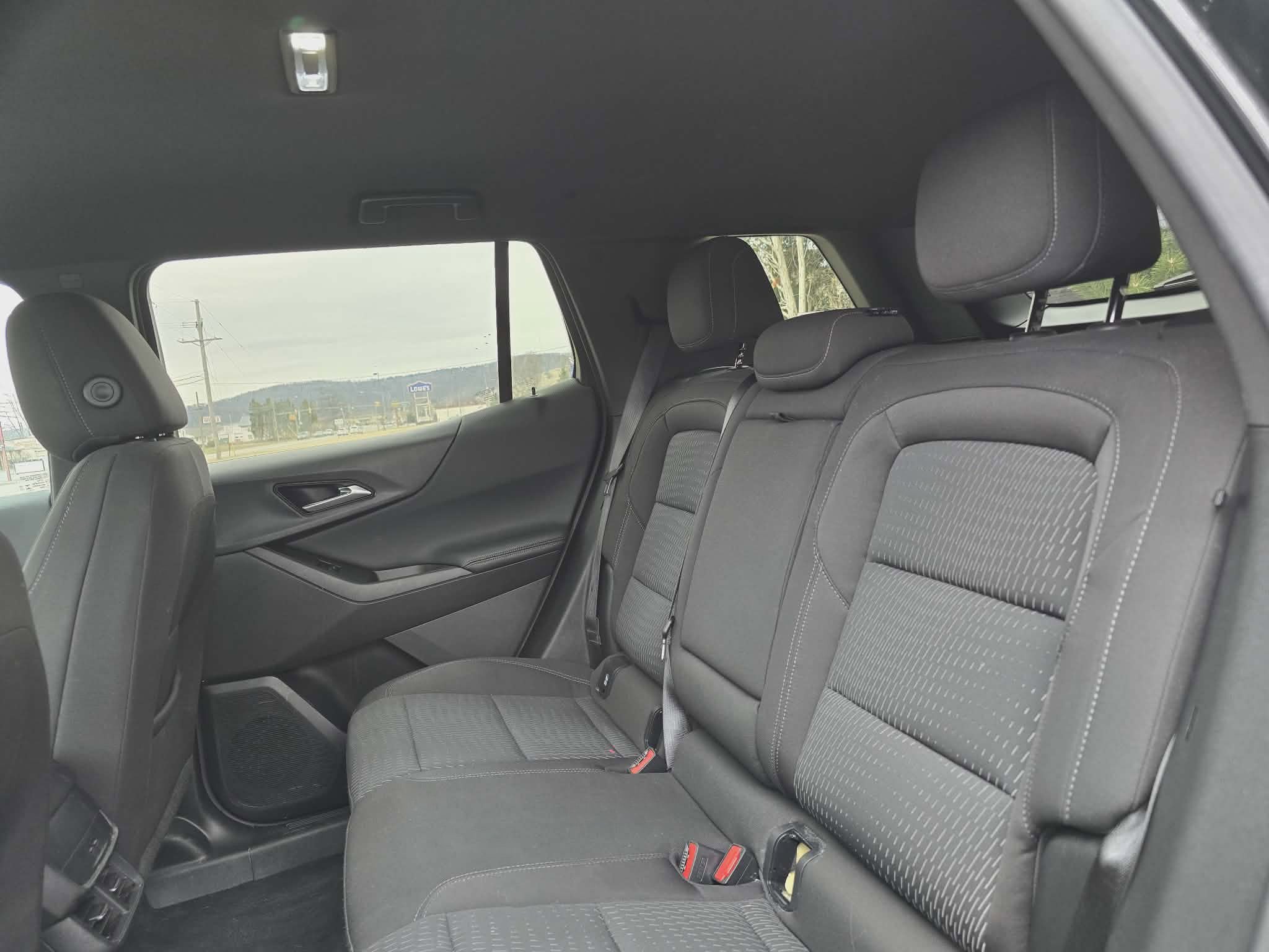 Used 2025 Chevrolet Equinox LT AWD/4WD image 12