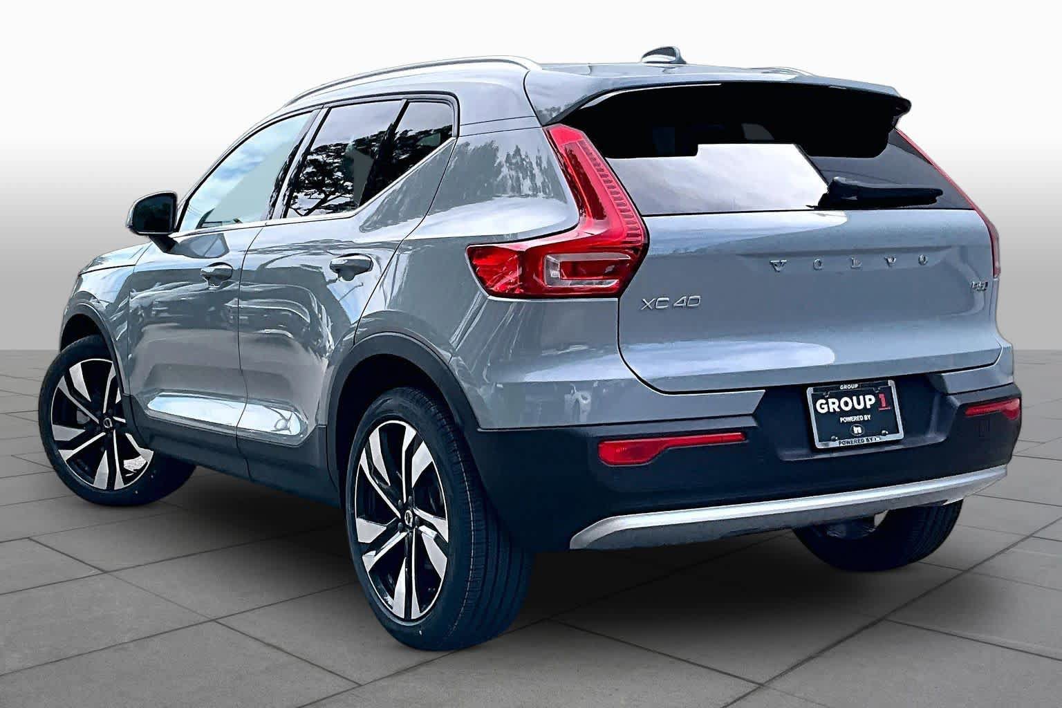 Used 2024 Volvo XC40 B5 Ultimate w/ Protection Package Premier AWD/4WD image 12