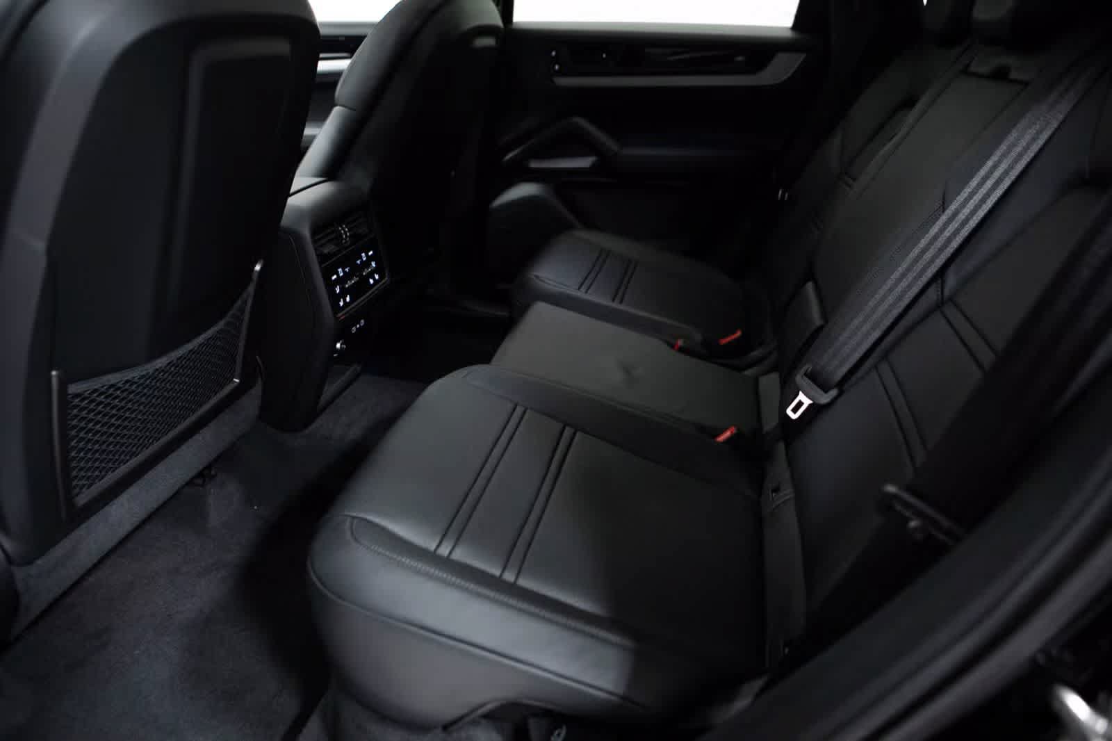 Certified 2026 Porsche Cayenne S AWD/4WD image 35
