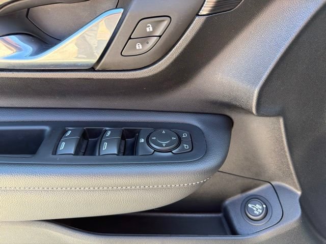 Used 2023 GMC Terrain SLE w/ Driver Convenience Package AWD/4WD image 12