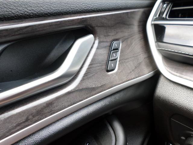 Used 2022 Jeep Grand Cherokee L Limited image 39