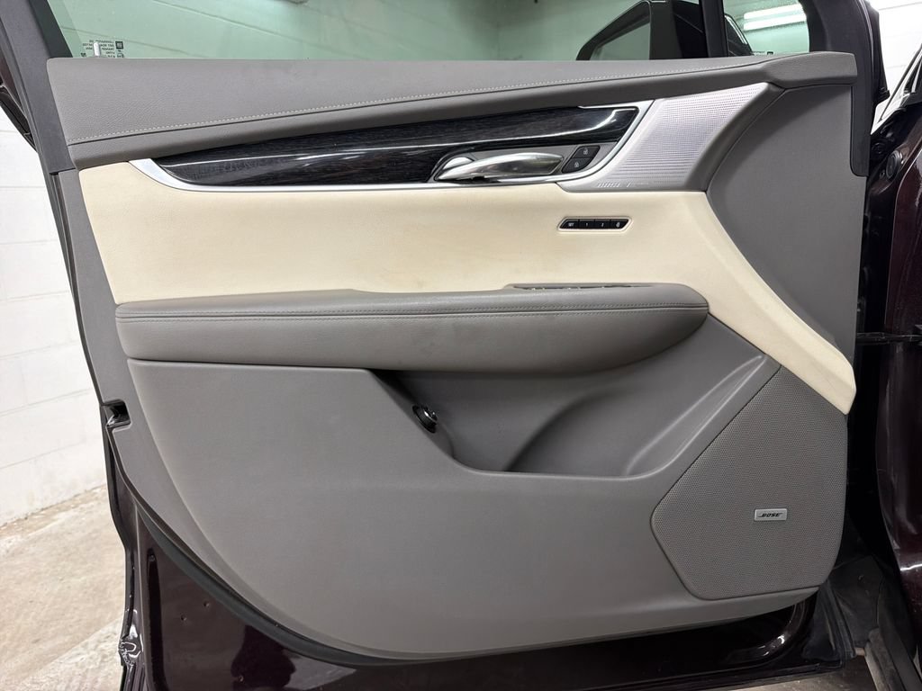 Used 2020 Cadillac XT6 Premium Luxury FWD image 18