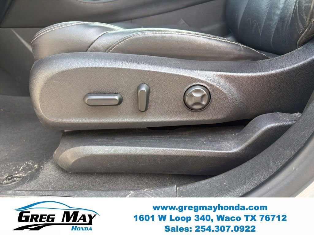 Used 2017 Buick Envision Essence w/ LPO, Hit The Road Package FWD image 21