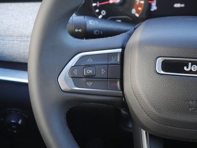 Used 2024 Jeep Compass Latitude w/ Sun and Sound Group image 16