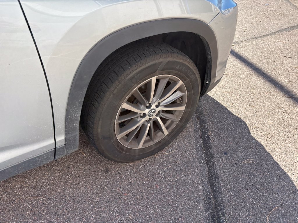 Used 2019 Toyota Highlander XLE FWD image 15