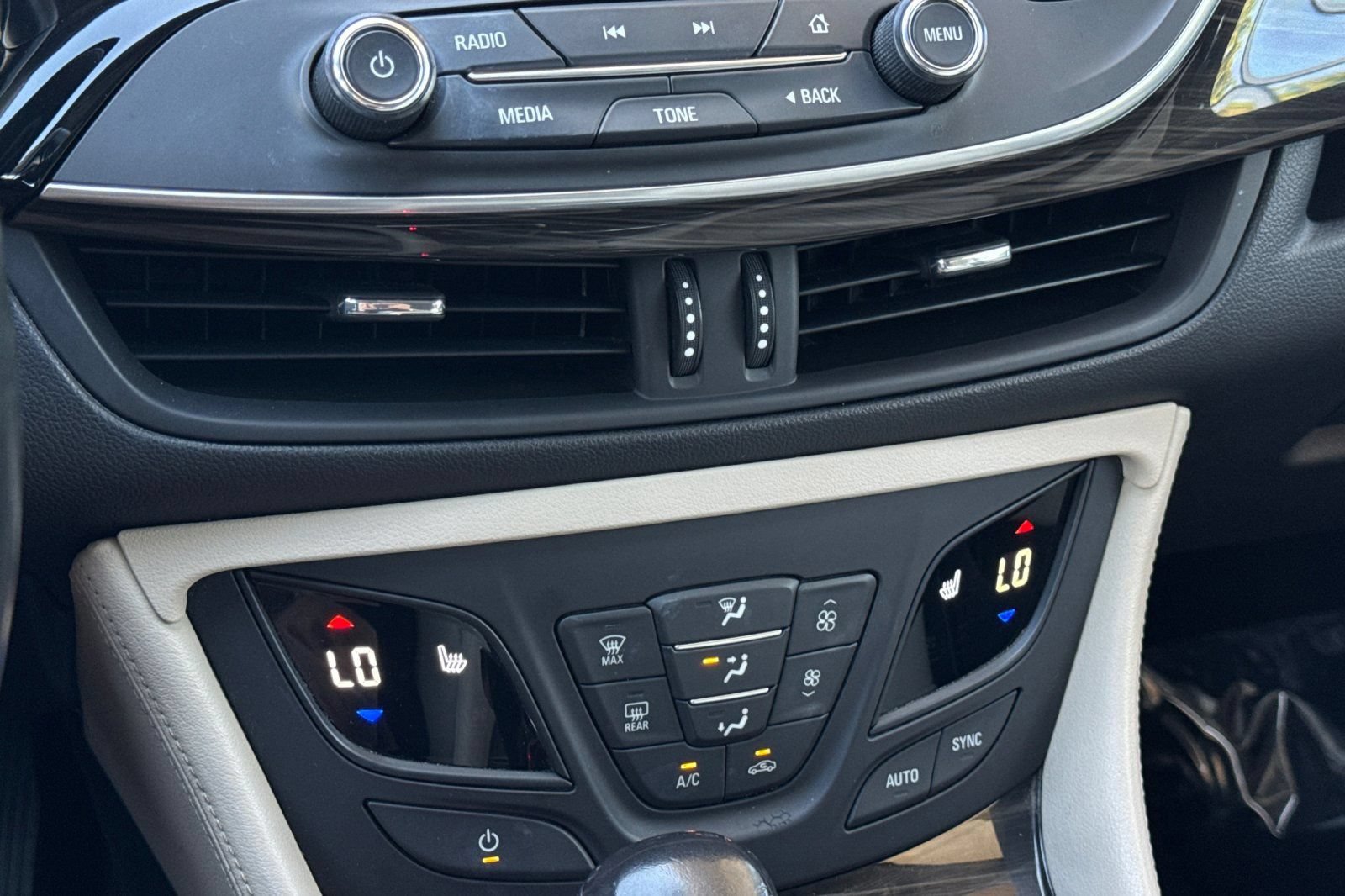 Certified 2019 Buick Envision Preferred w/ LPO, Cargo Package FWD image 21