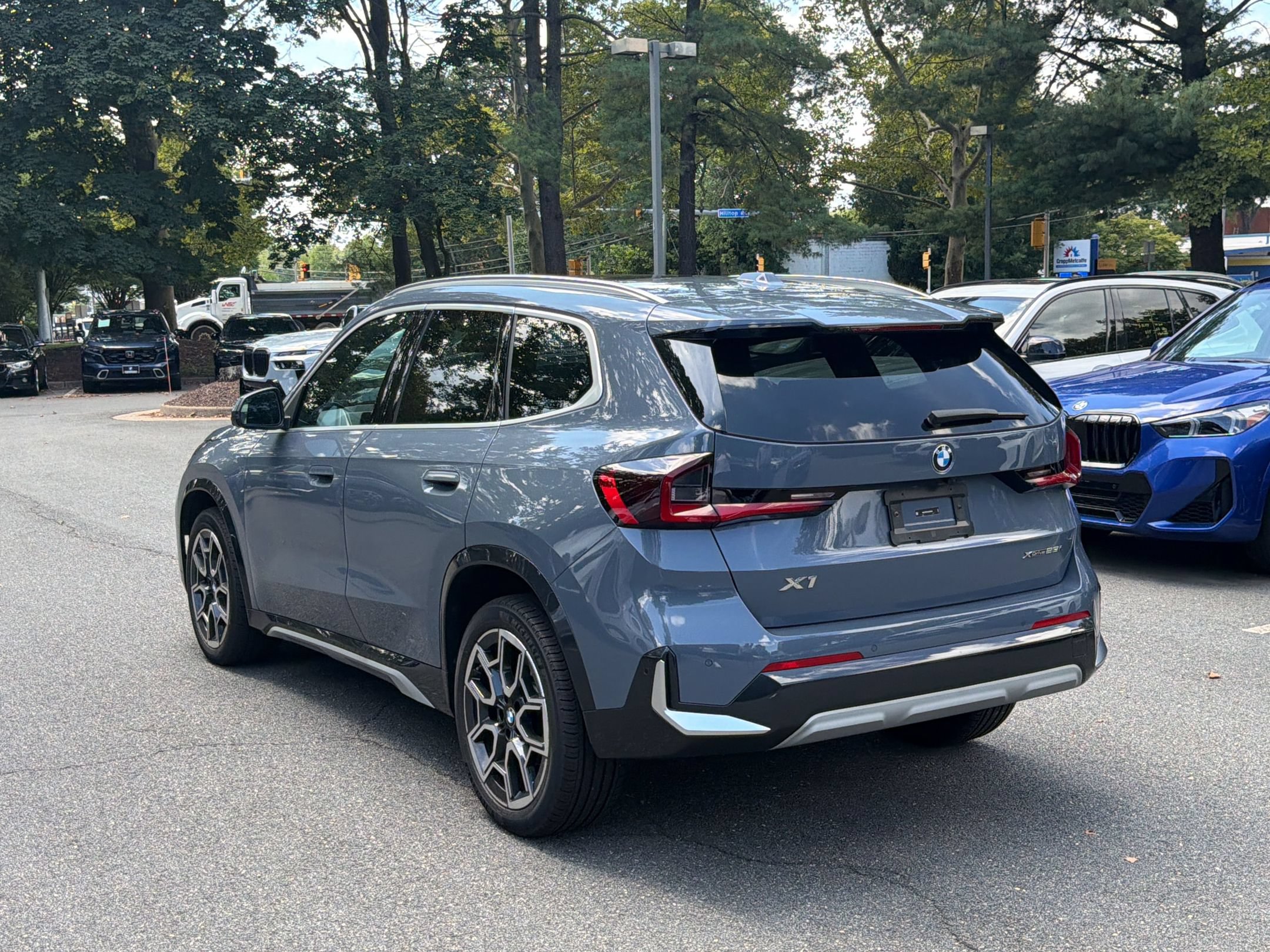Certified 2025 BMW X2 xDrive28i AWD/4WD image 3