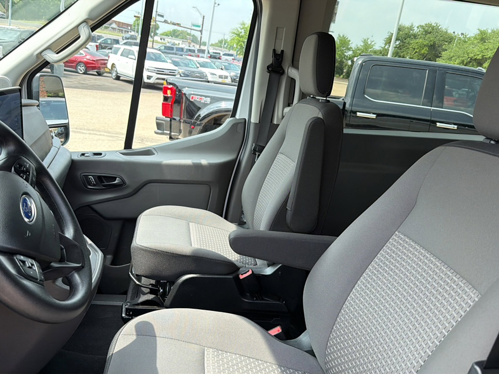 Used 2025 Ford Transit 350 XLT RWD image 18