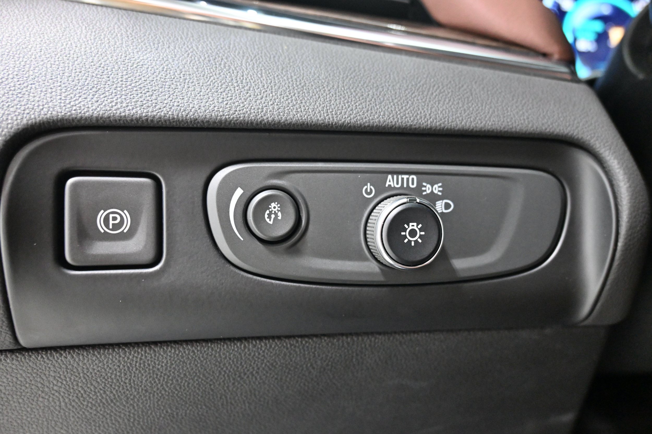 Used 2018 Buick Enclave Avenir AWD/4WD image 9