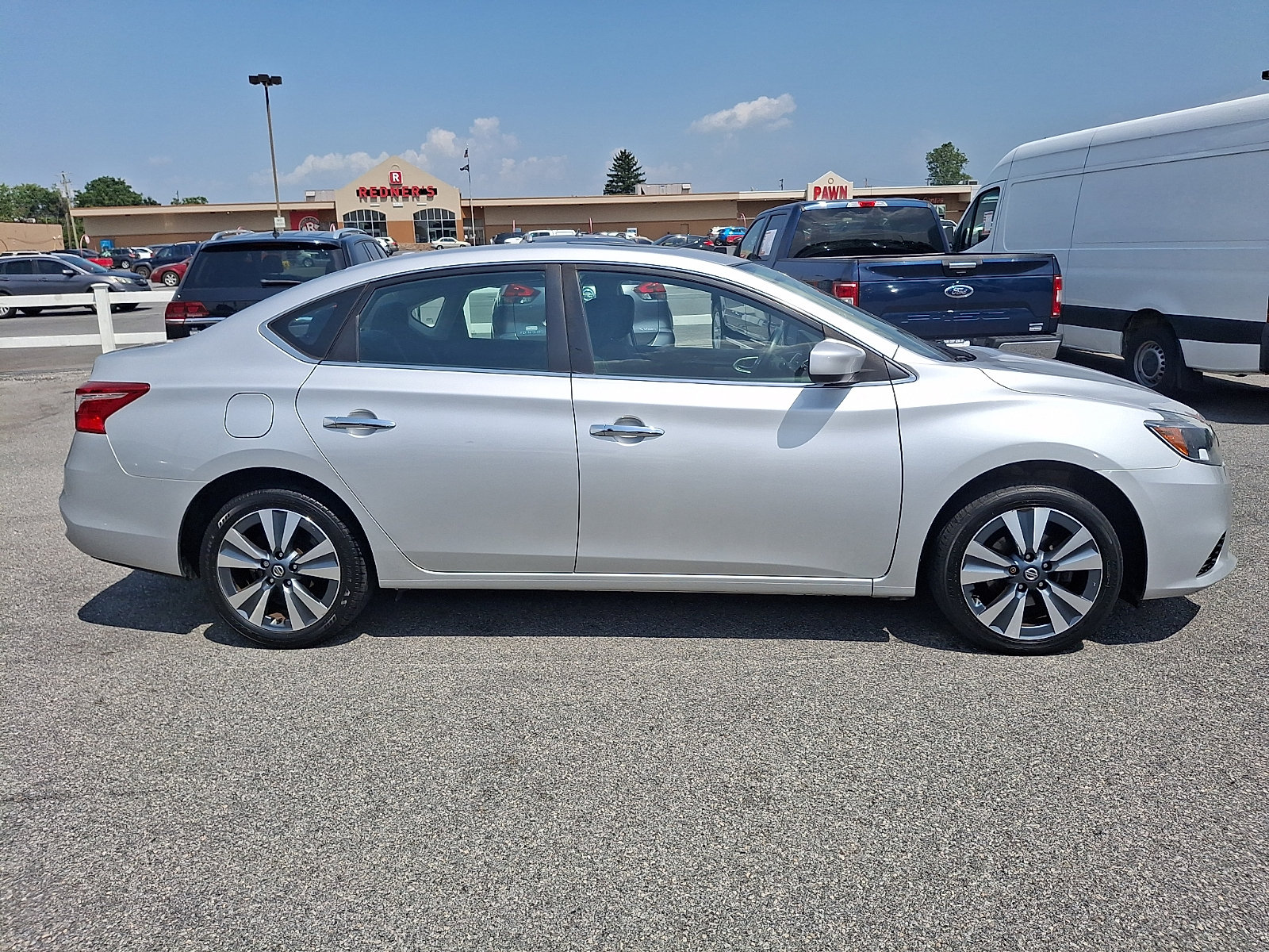 Used 2019 Nissan Sentra SV w/ Special Edition Package FWD image 7