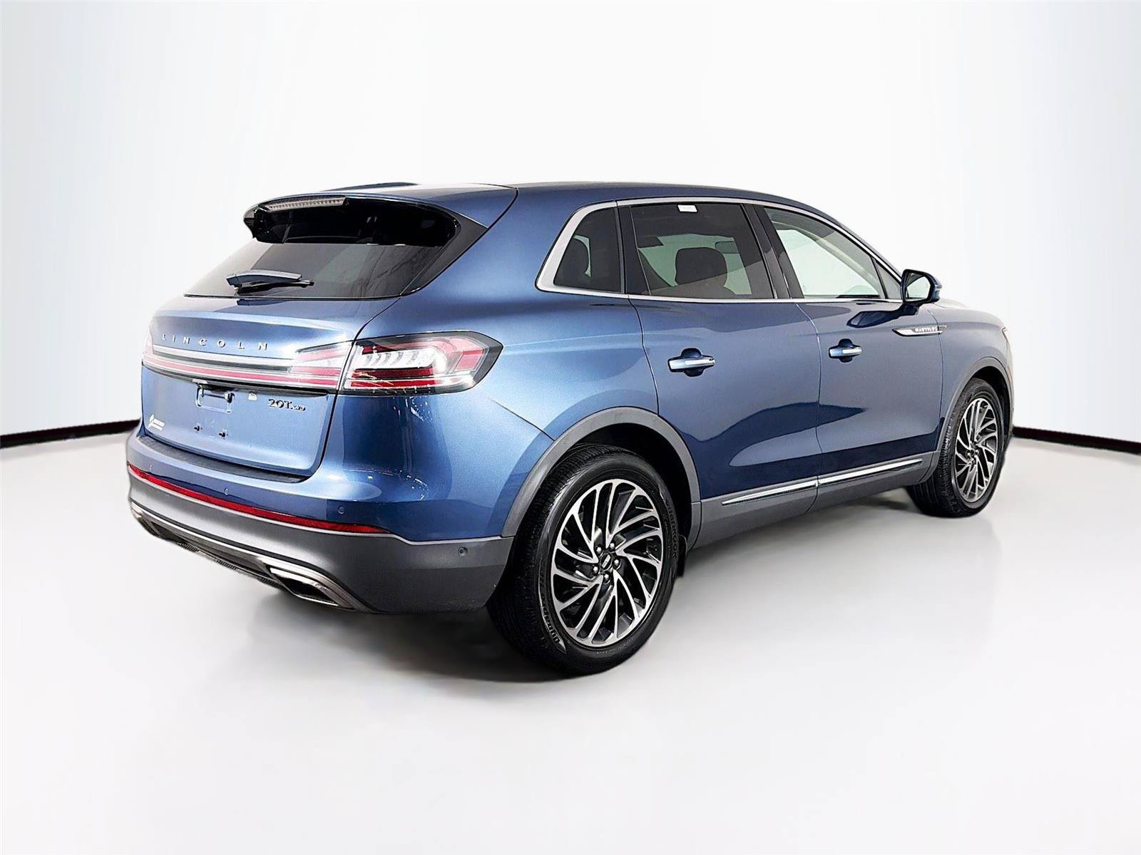 Used 2019 Lincoln Nautilus Reserve AWD/4WD image 11
