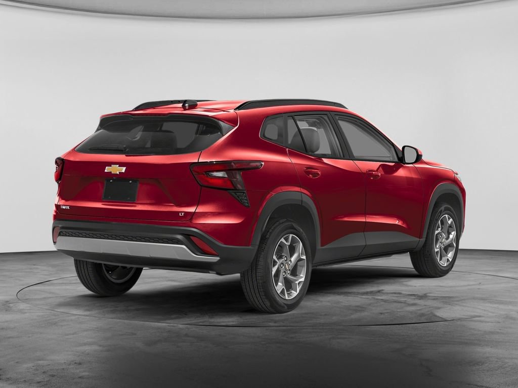 Used 2025 Chevrolet Trax LT FWD image 2