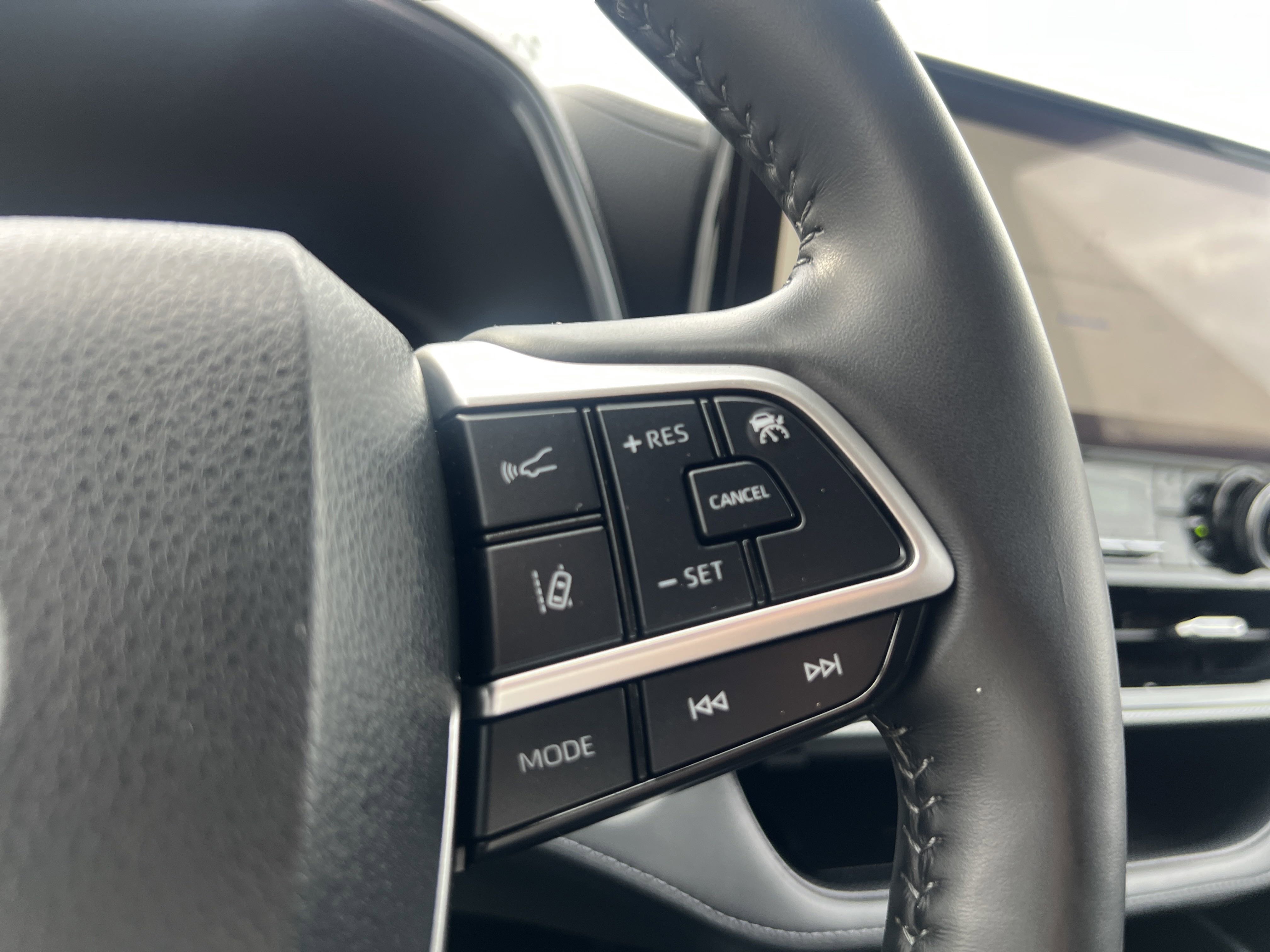 Used 2023 Toyota Highlander Platinum image 28