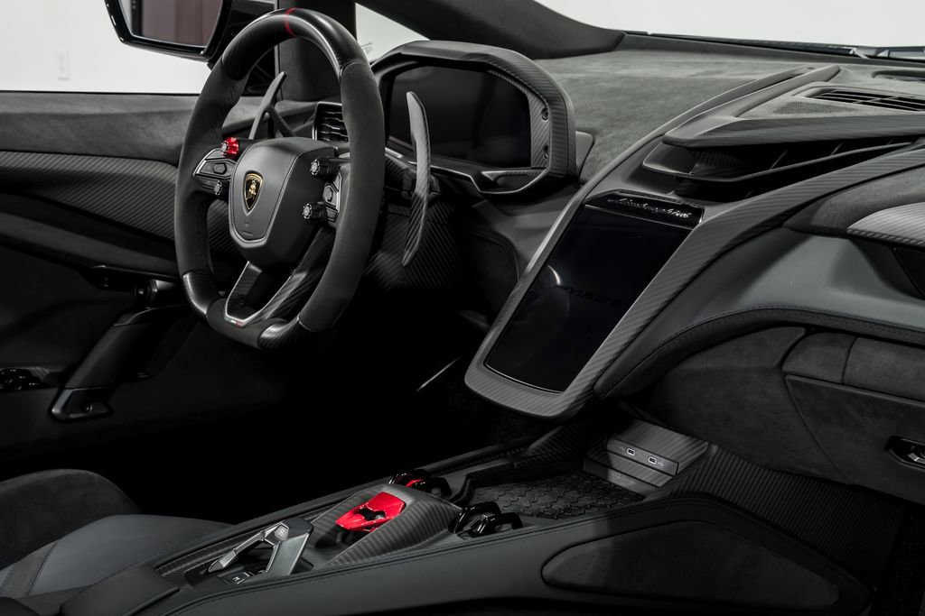 Used 2024 Lamborghini Revuelto image 31