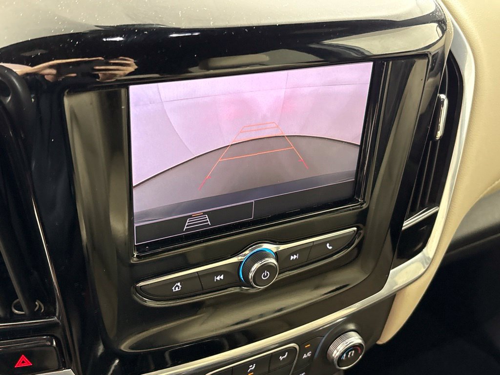 Used 2022 Chevrolet Traverse LS FWD image 44