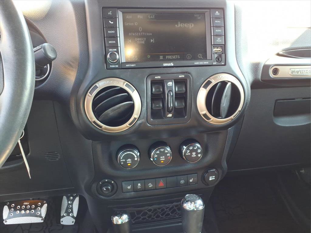 Used 2017 Jeep Wrangler 75th Anniversary image 19