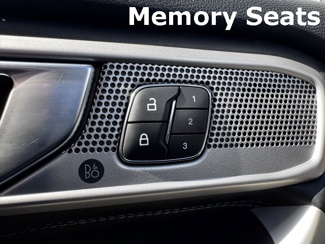 Used 2022 Ford Explorer Limited w/ Equipment Group 301A image 17