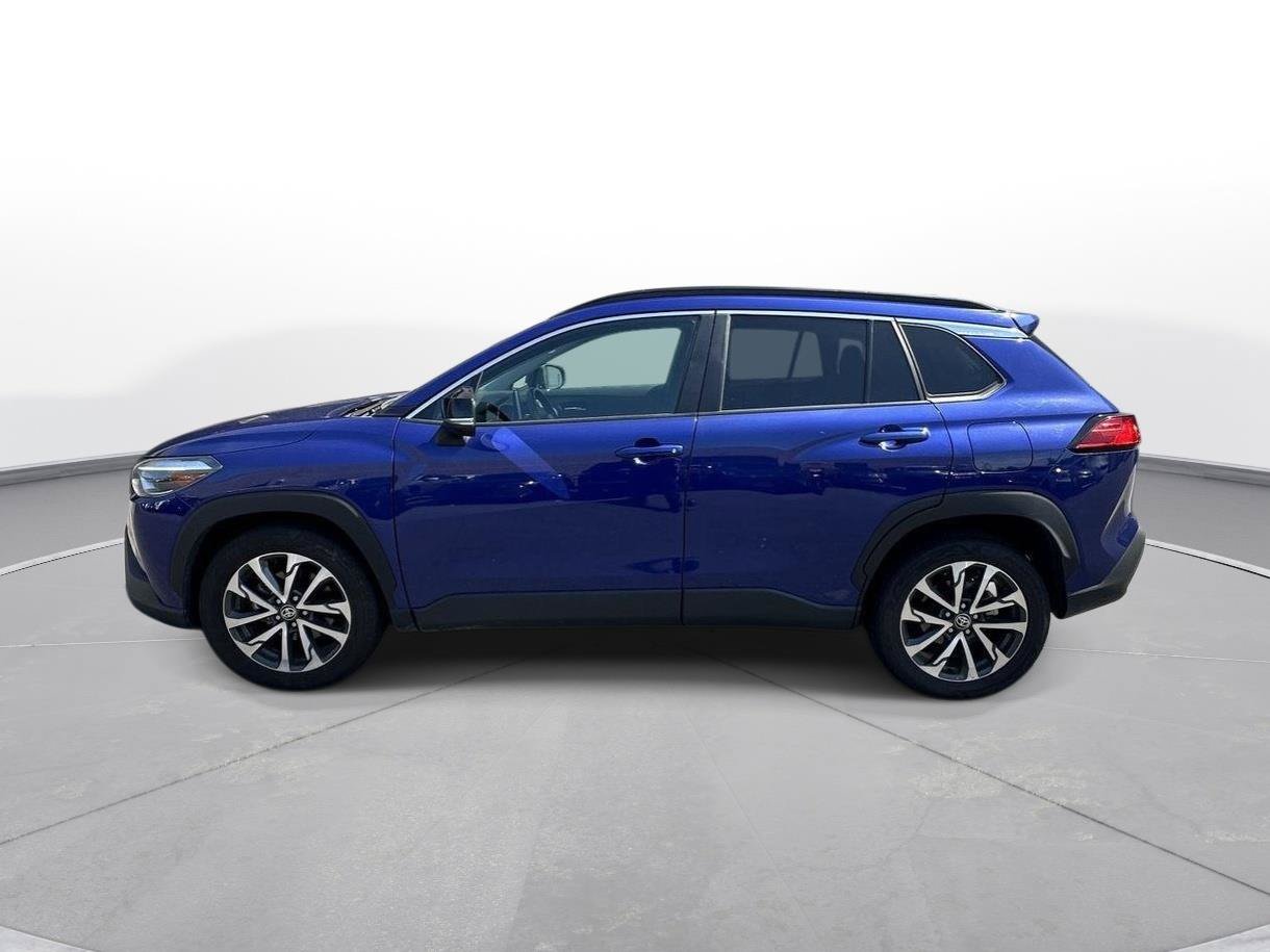Used 2025 Toyota Corolla Cross XLE AWD/4WD image 9