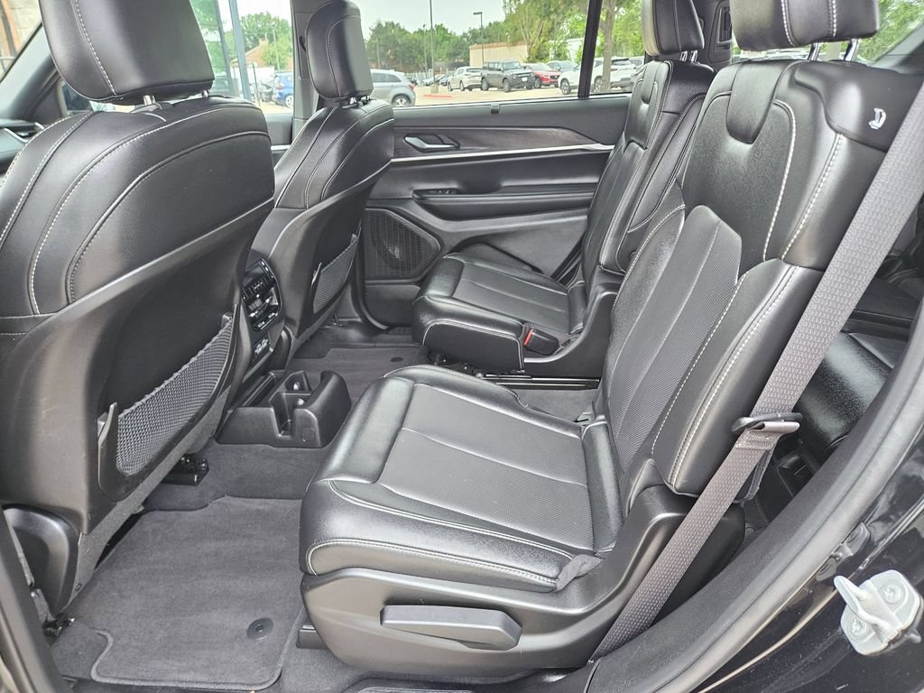 Used 2024 Jeep Grand Cherokee L Limited w/ Luxury Tech Group II AWD/4WD image 27