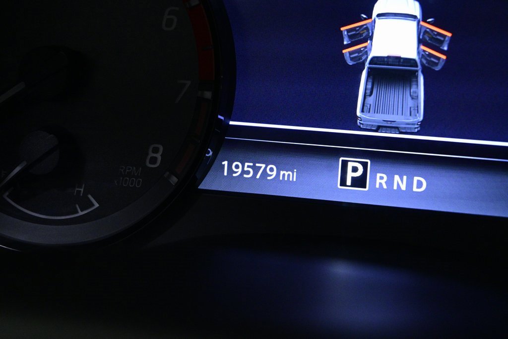 Used 2024 Nissan Frontier PRO-4X w/ Pro Convenience Package image 11