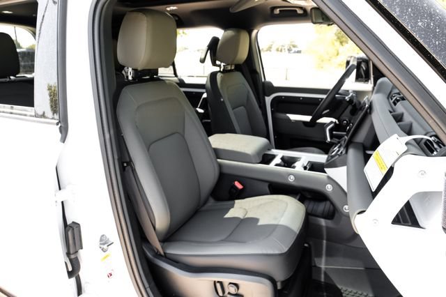 New 2026 Land Rover Defender 110 X-Dynamic SE AWD/4WD image 41