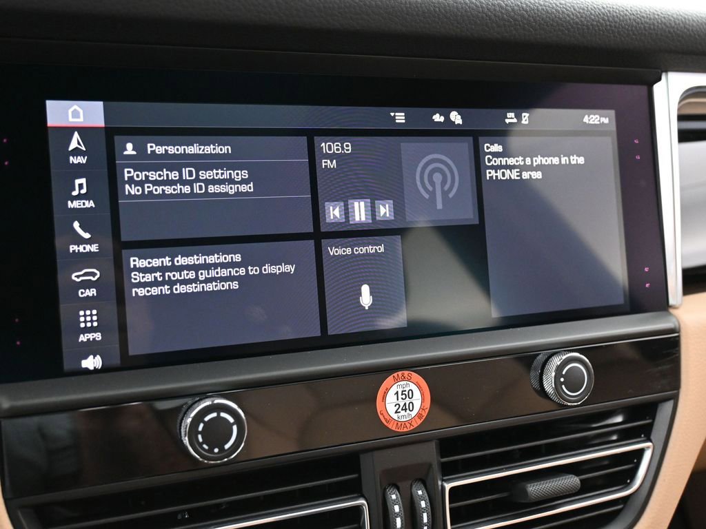 Used 2025 Porsche Macan AWD/4WD image 20