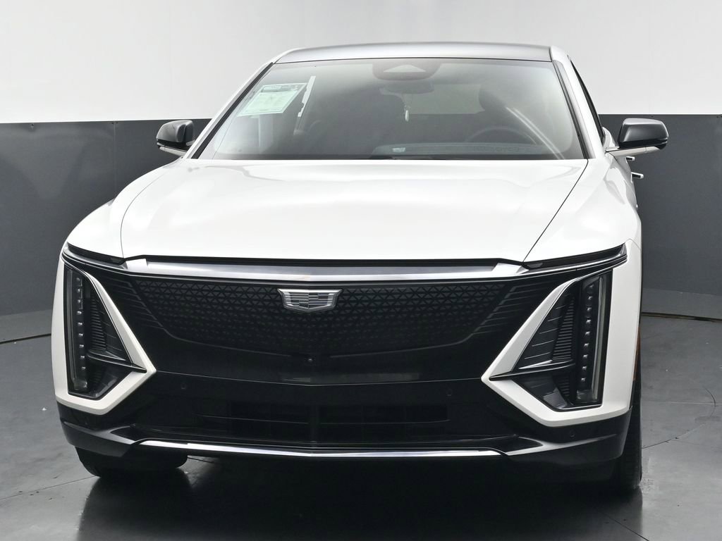 Used 2024 Cadillac Lyriq Sport AWD/4WD image 7