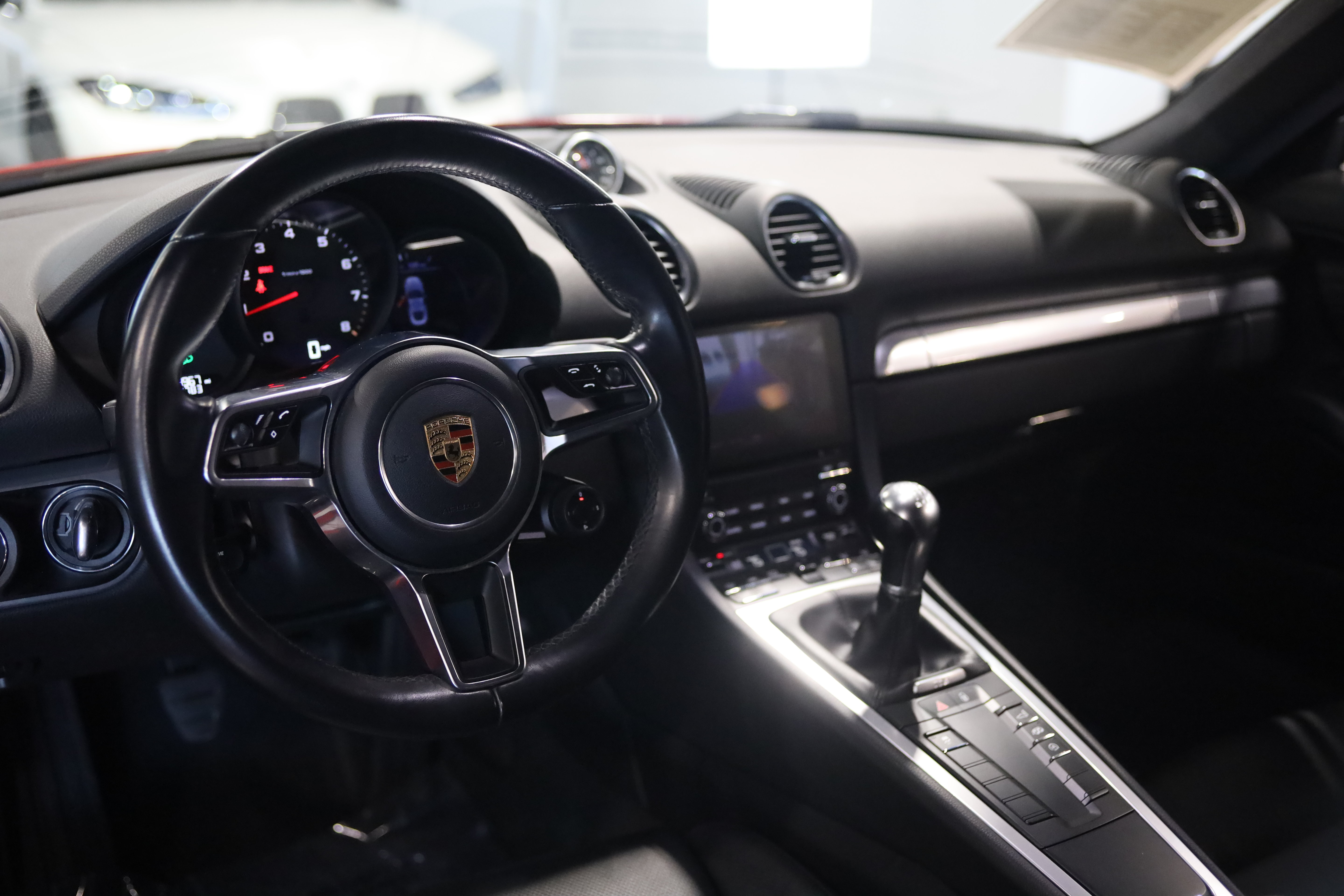 Used 2018 Porsche 718 Cayman RWD image 35