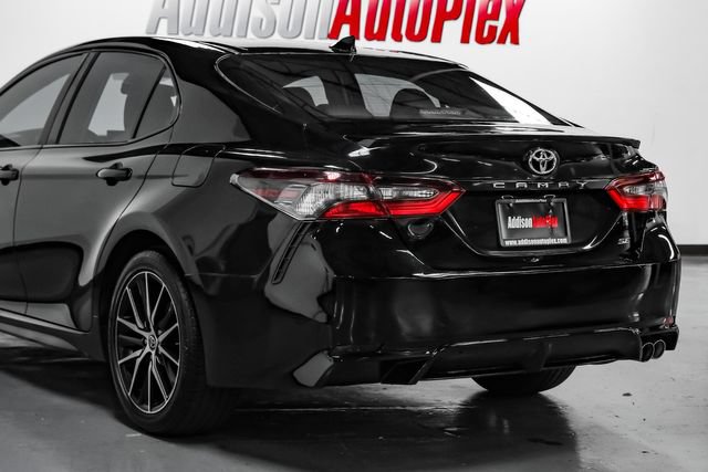 Used 2022 Toyota Camry SE FWD image 13
