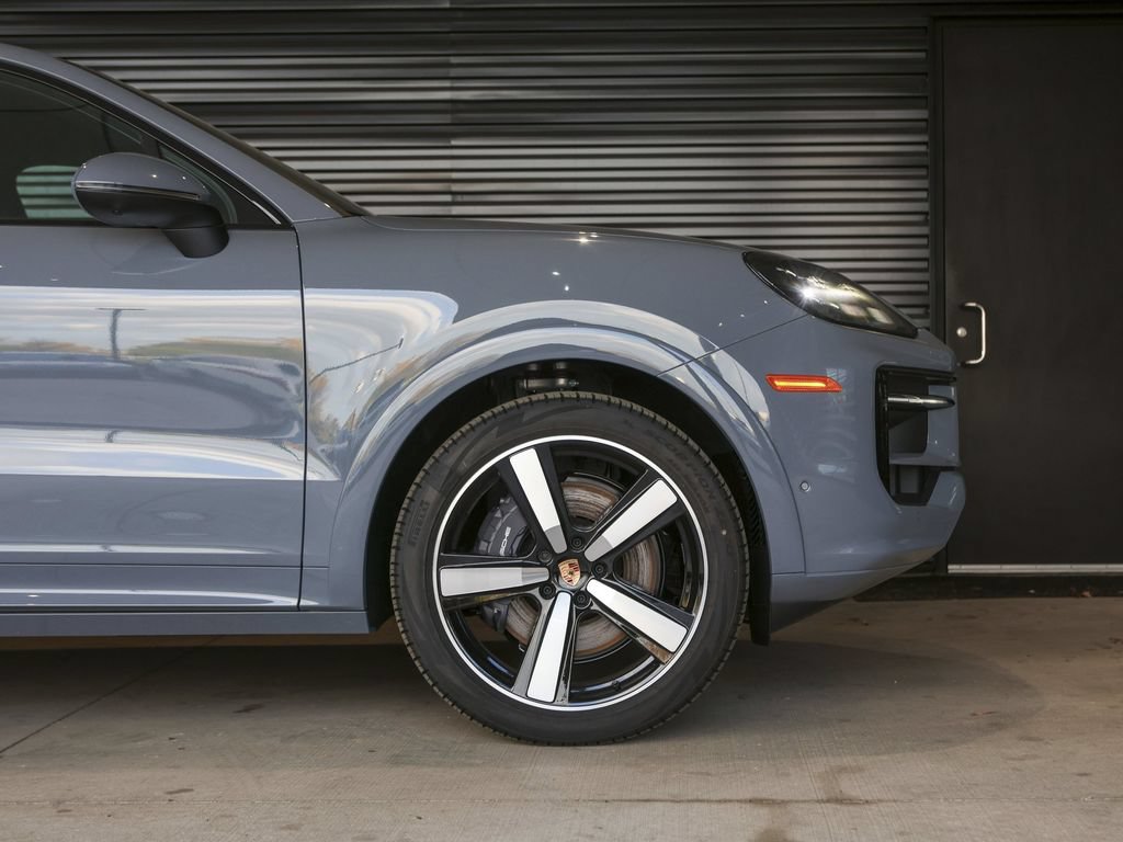 New 2026 Porsche Cayenne Coupe AWD/4WD image 14