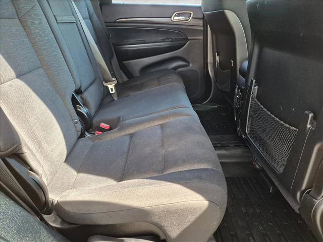 Used 2017 Jeep Grand Cherokee Laredo AWD/4WD image 19