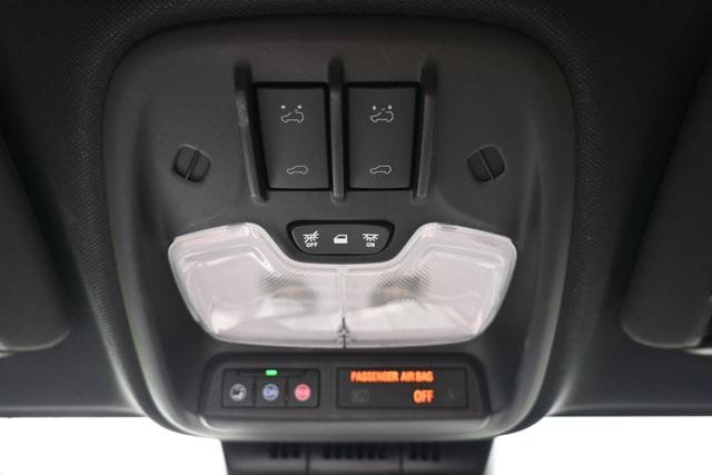 Used 2025 Chevrolet Colorado ZR2 w/ Technology Package AWD/4WD image 34