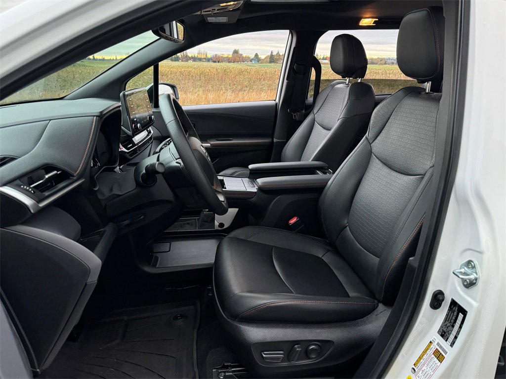 Certified 2024 Toyota Sienna XSE image 9